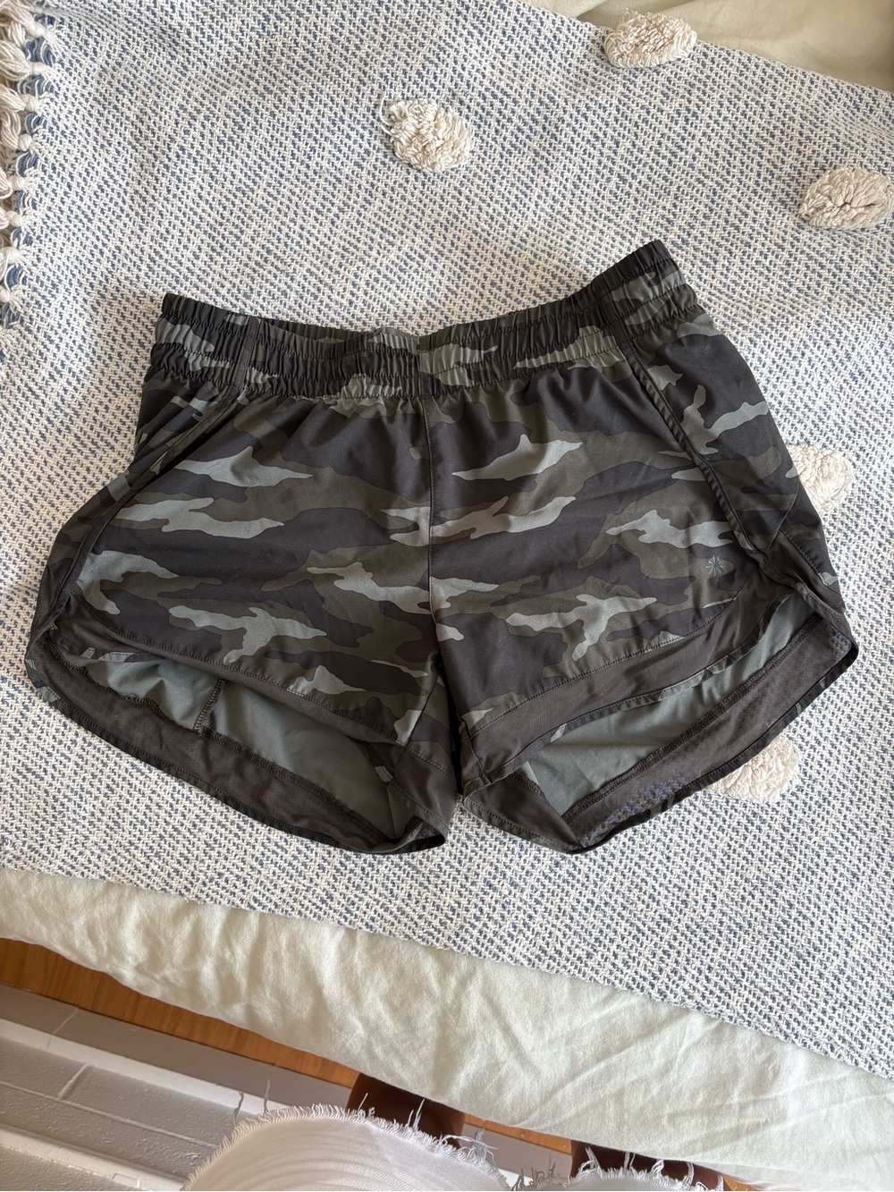 Athleta printed mesh race run short 4”